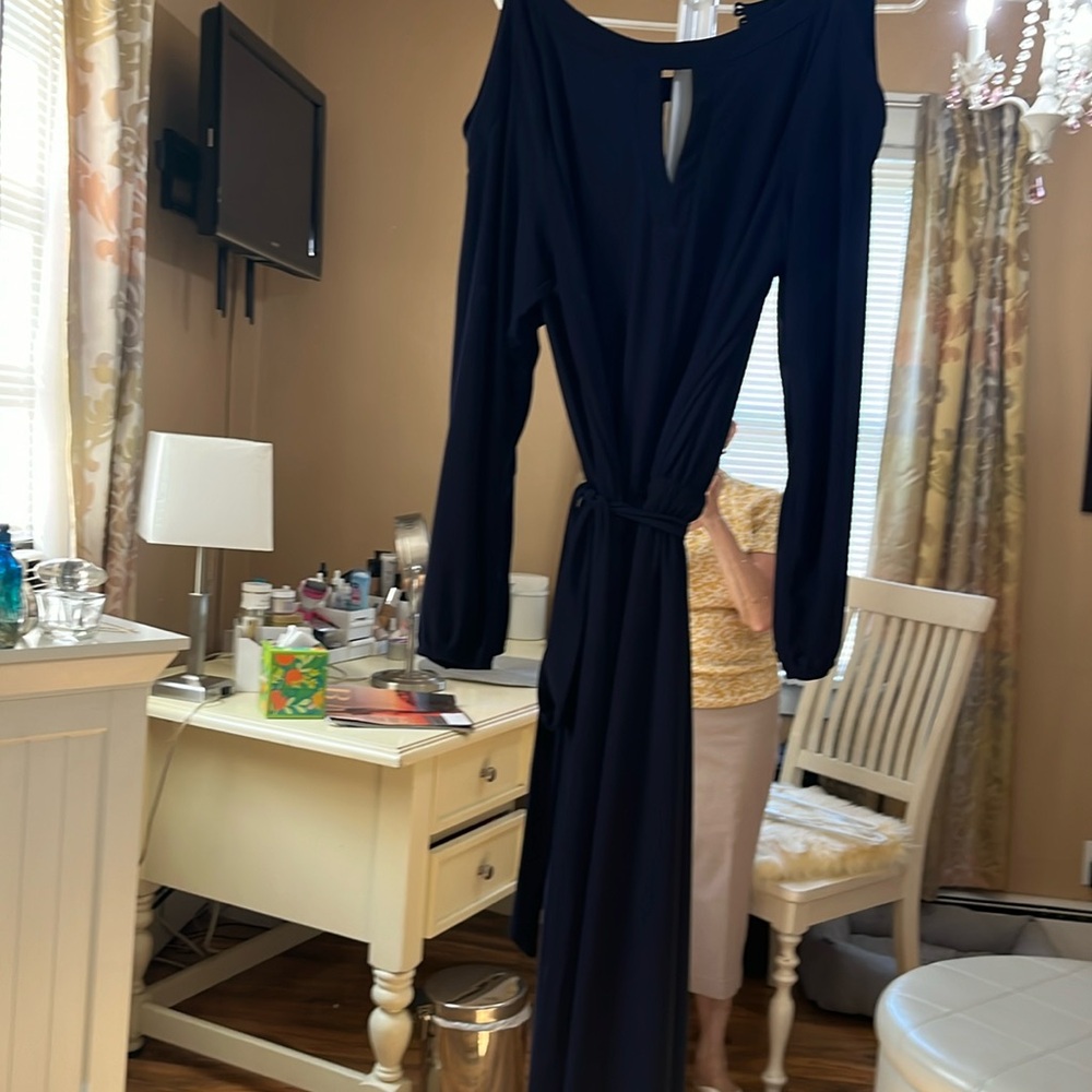 EMMA & MICHELE long sl cold shoulder wide leg jumpsuit never worn